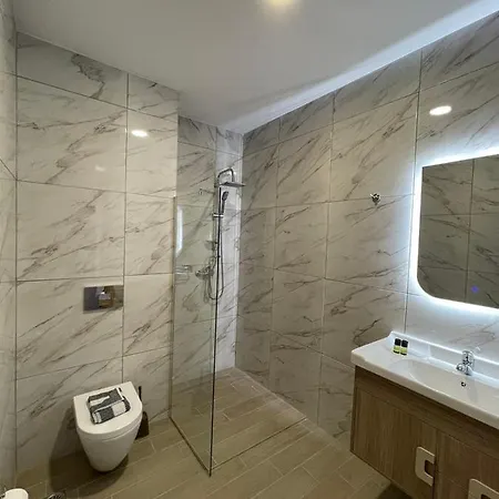 Zeus Throne 4* Afión