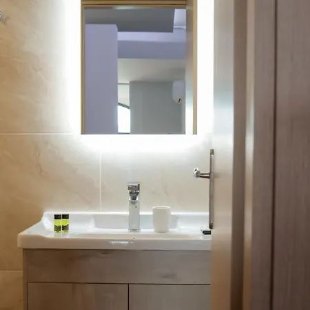 Zeus Throne Apartmanhotel