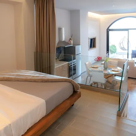 Aparthotel Zeus Throne