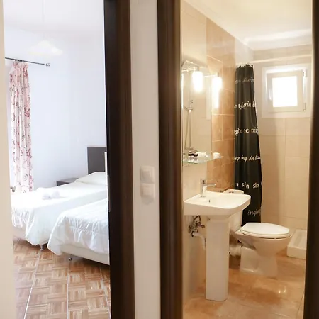 Zeus Throne Aparthotel