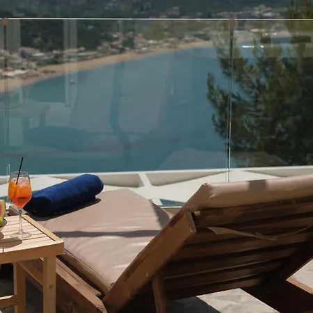 Zeus Throne 4* Afión