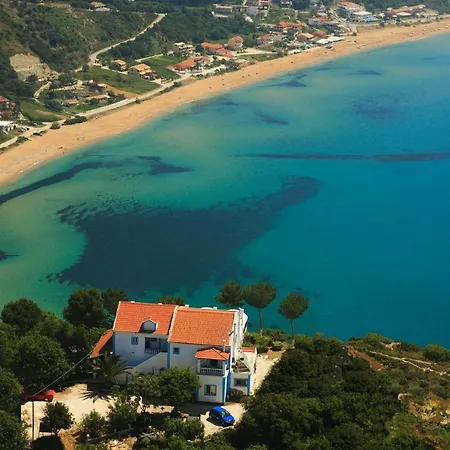 Zeus Throne Lejlighedshotel 4*