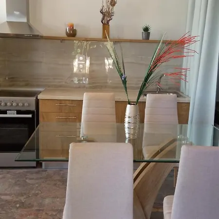 Zeus Throne Lejlighedshotel