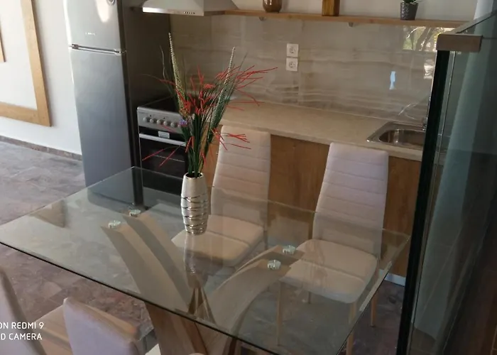 Zeus Throne Aparthotel