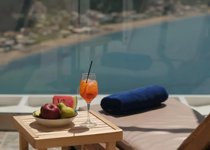 Zeus Throne Aparthotel