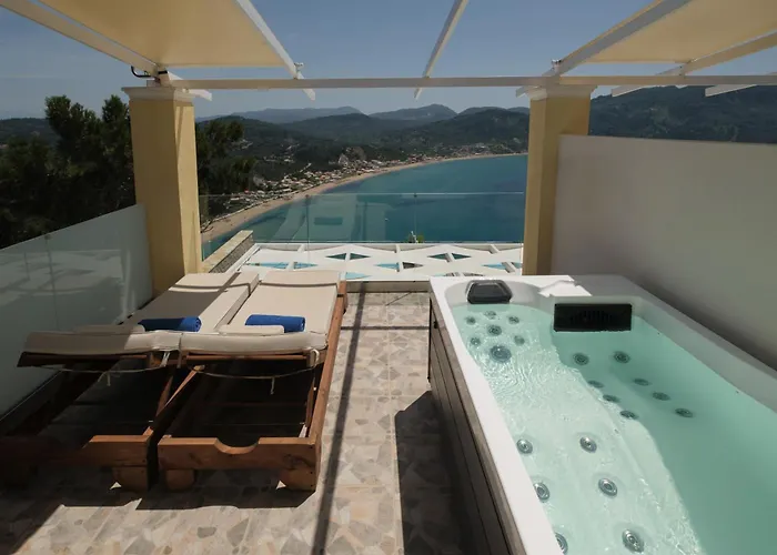 Zeus Throne Aparthotel 4*